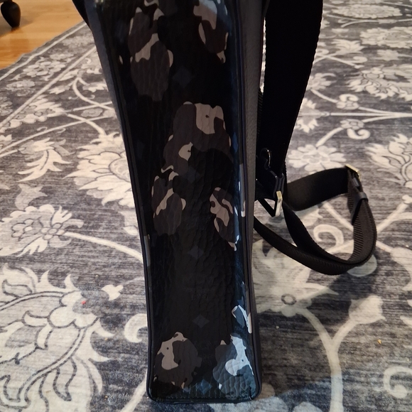 MCM Navy Leather Structured Tote Bag - Picture 8 of 8